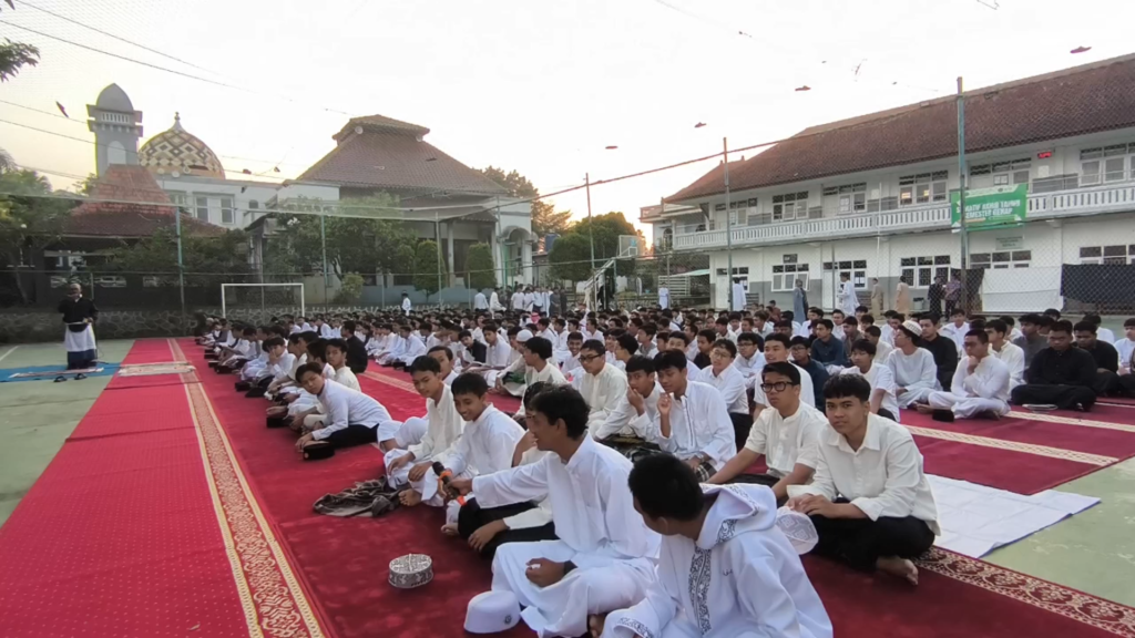 Sholat Idul Adha 1447 Hijriah PIAT 7 Kota Batu di lapangan pondok
